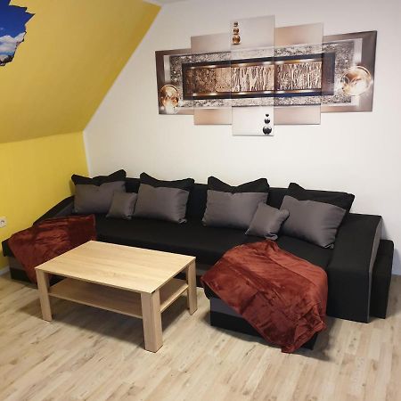 Grosszuegige Ferienwohnung In ฟูร์ท อิม วัลด์ ภายนอก รูปภาพ
