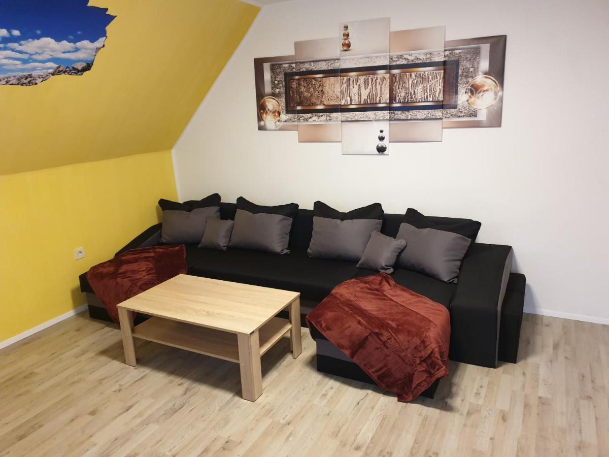 Grosszuegige Ferienwohnung In ฟูร์ท อิม วัลด์ ภายนอก รูปภาพ