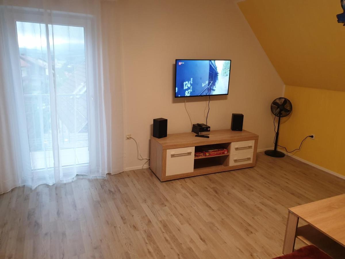 Grosszuegige Ferienwohnung In ฟูร์ท อิม วัลด์ ภายนอก รูปภาพ