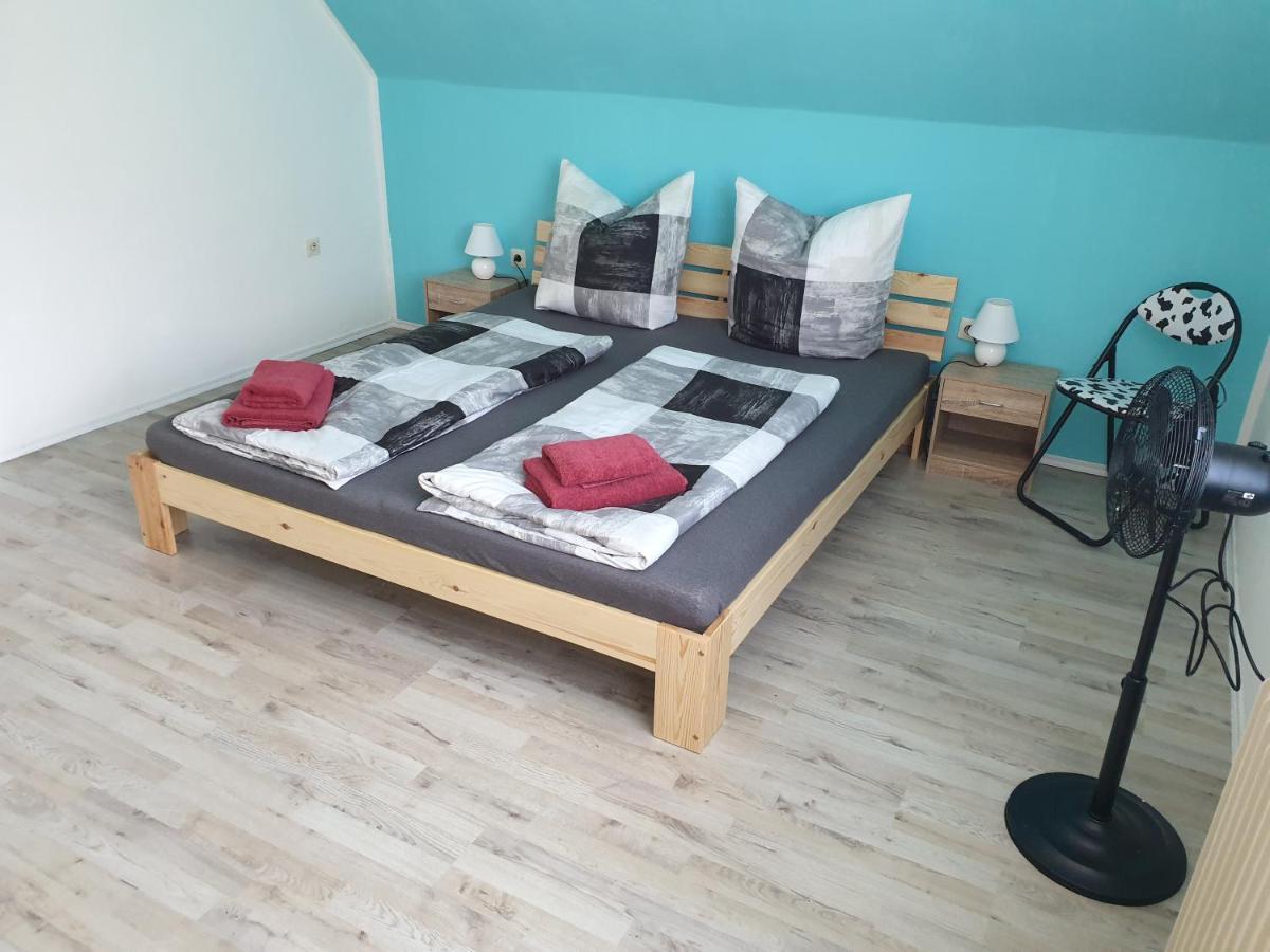 Grosszuegige Ferienwohnung In ฟูร์ท อิม วัลด์ ภายนอก รูปภาพ